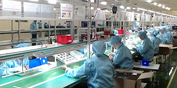 Vendor smartphone tetap bangun pabrik di Indonesia