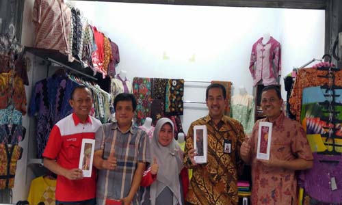 Layanan Telkom Hadir, Omzet di Pasar Batik ini Melejit