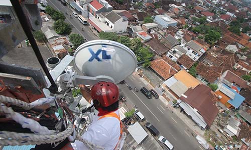 FMPTI siapkan ahli untuk buktikan dugaan kartel Indosat-XL