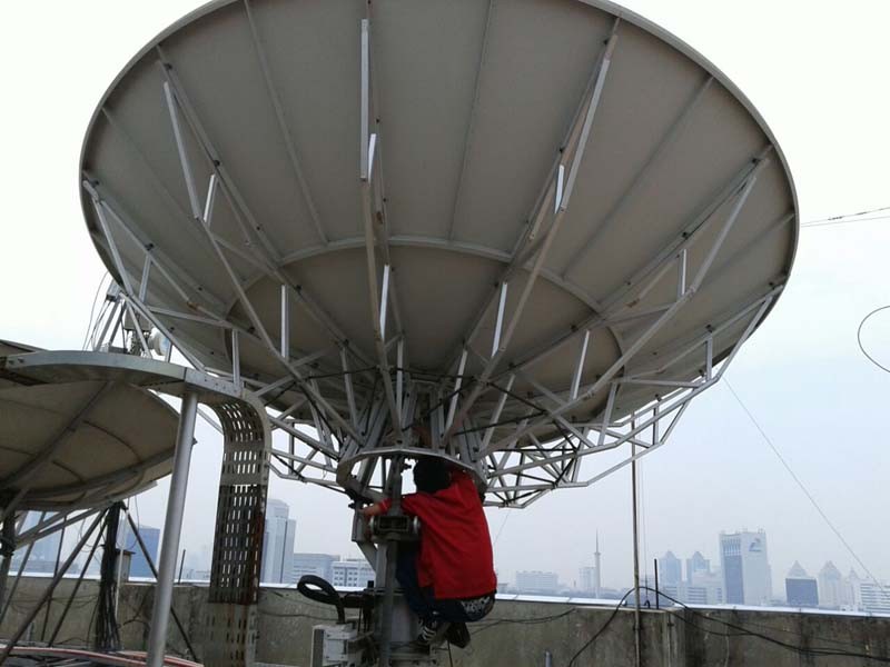 Lihat aksi Telkom pulihkan layanan Satelit Telkom 1 bagi dua media ini