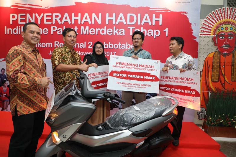 Telkom serahkan hadiah IndiHome Paket Merdeka Tahap I