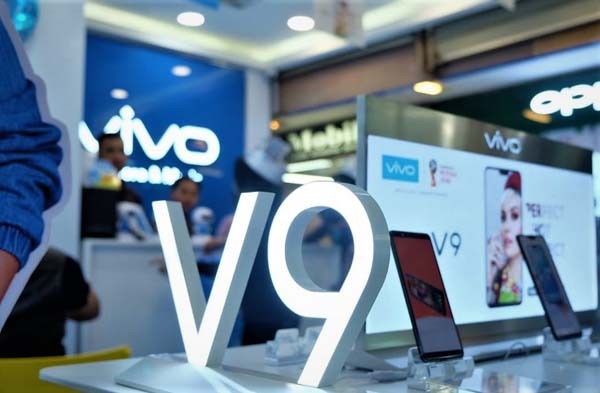 Vivo tawarkan V9 dengan warna merah