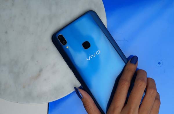 Vivo V9 Cool Blue sudah tersedia di pasar