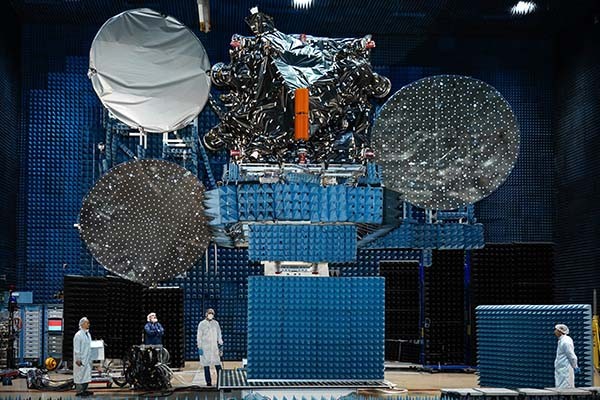 Operator diminta inovatif di bisnis satelit