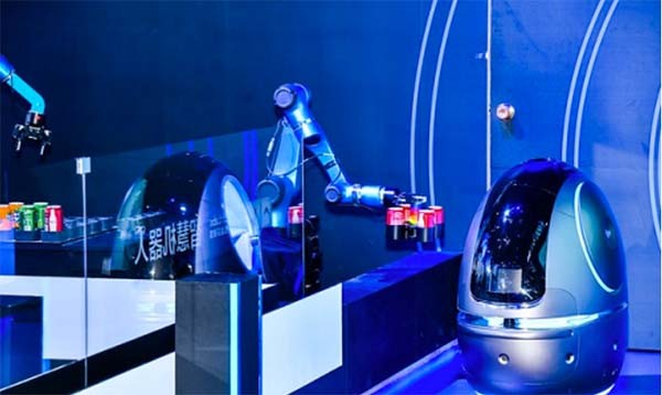 Robot Alibaba siap layani tamu hotel