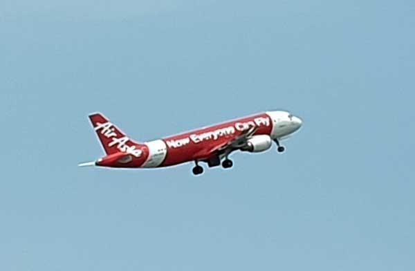 Tiket AirAsia raib di OTA, KPPU akan panggil Traveloka dkk