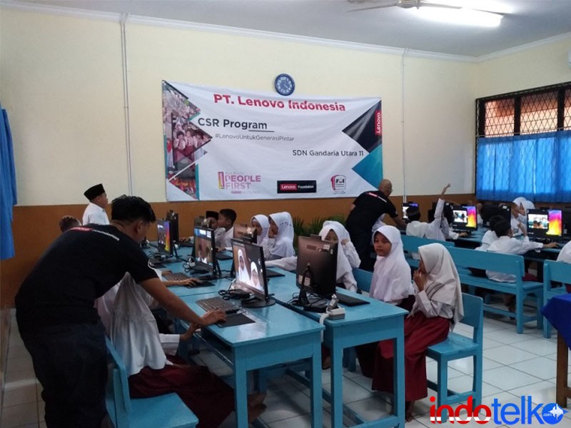 Lenovo Indonesia donasikan komputer kepada pelajar SD lewat Love On