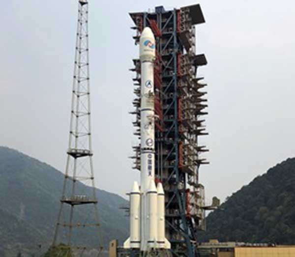 Sudah di launch pad, satelit Nusantara Dua siap meluncur jelang malam