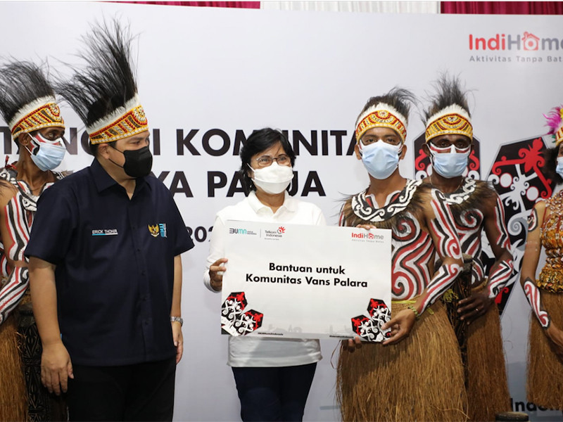 Erick Thohir bersama Indihome semangati komunitas di Papua