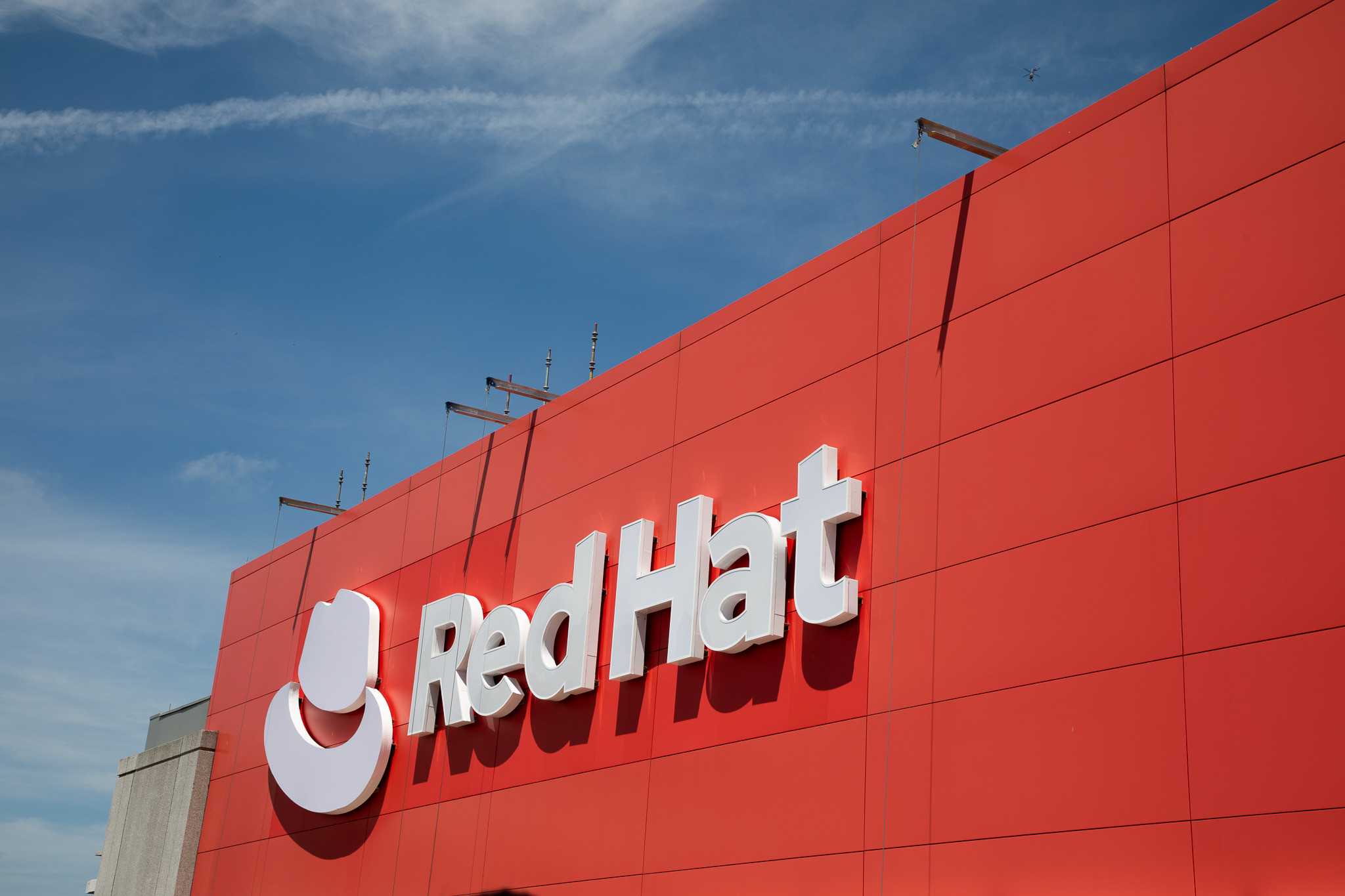 Red Hat dan Oracle perkuat kerjasama cloud