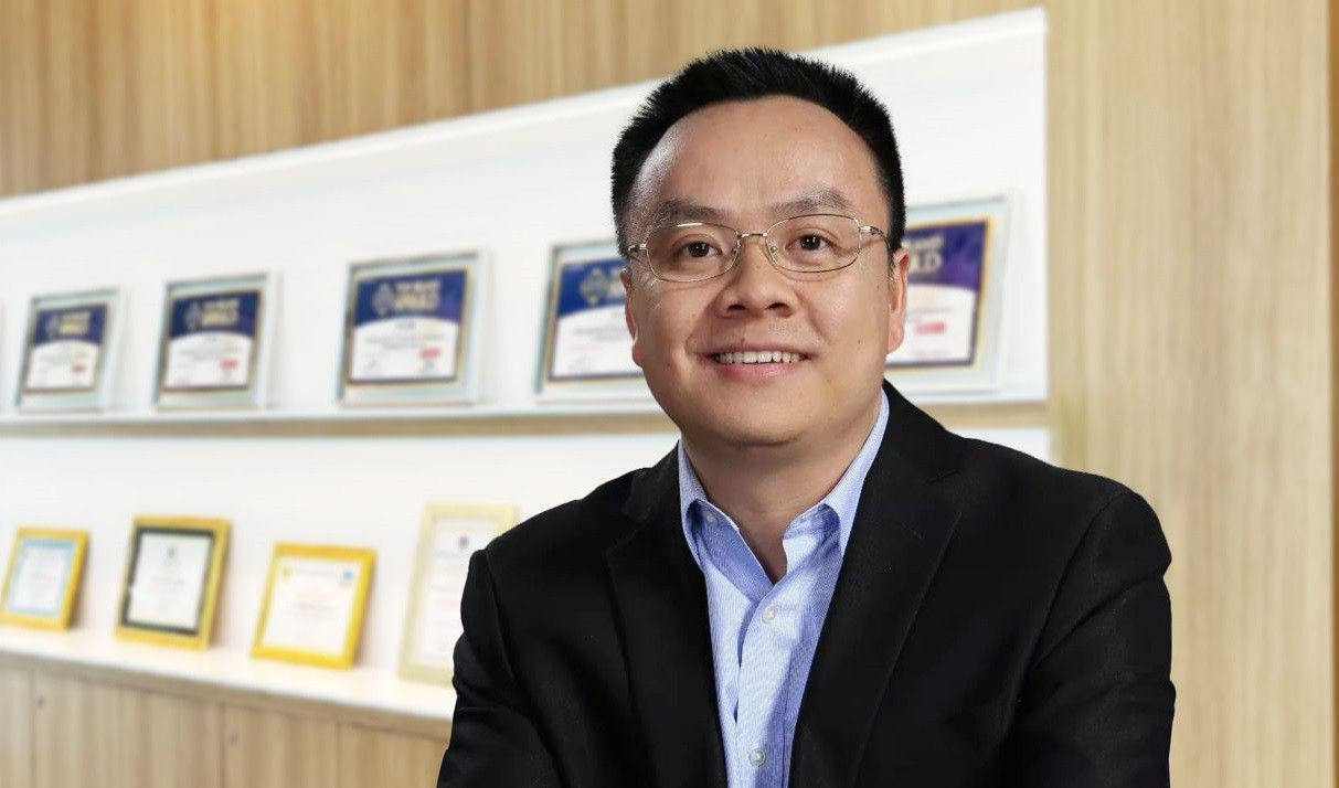 Bos Vivan dan Robot masuk Top 100 Elite versi Forbes China