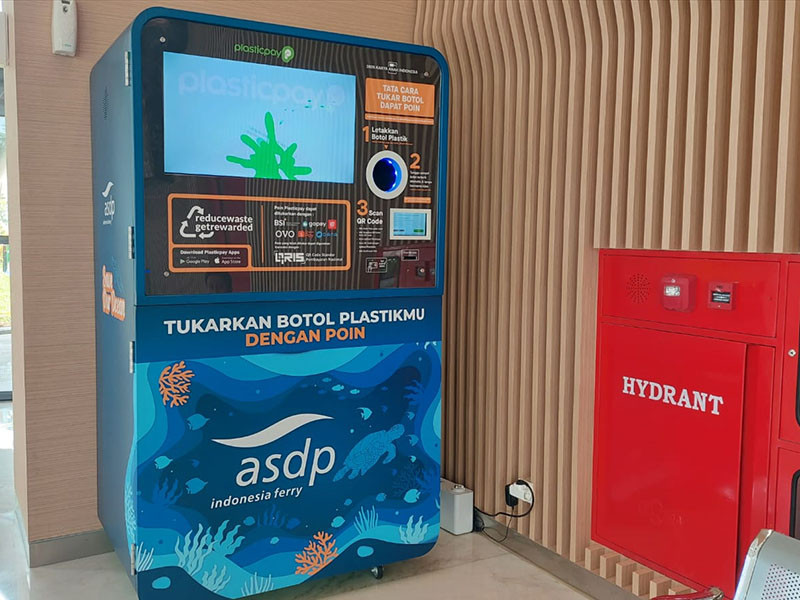 ASDP konsisten perangi sampah laut lewat penggunaan RVM botol plastik