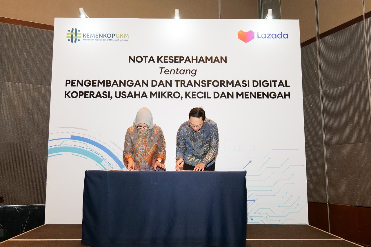 Lazada dan Kemenkop UKM tanda tangani MOU dorong transformasi digital UMKM