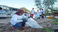 Di KTT ASEAN, Telkomsel Jaga Bumi dan PlusTik ajak komunitas lokal bersihkan pantai