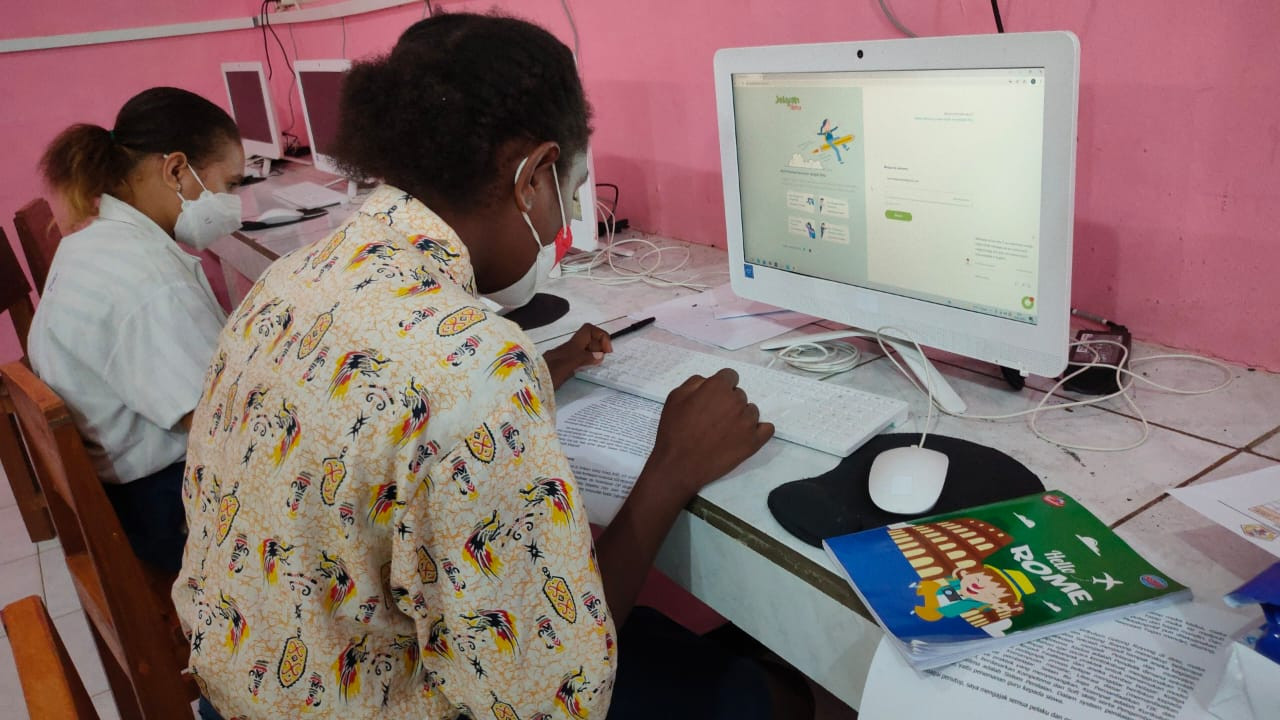 Acer Indonesia dorong prestasi pelajar di Buti, Merauke
