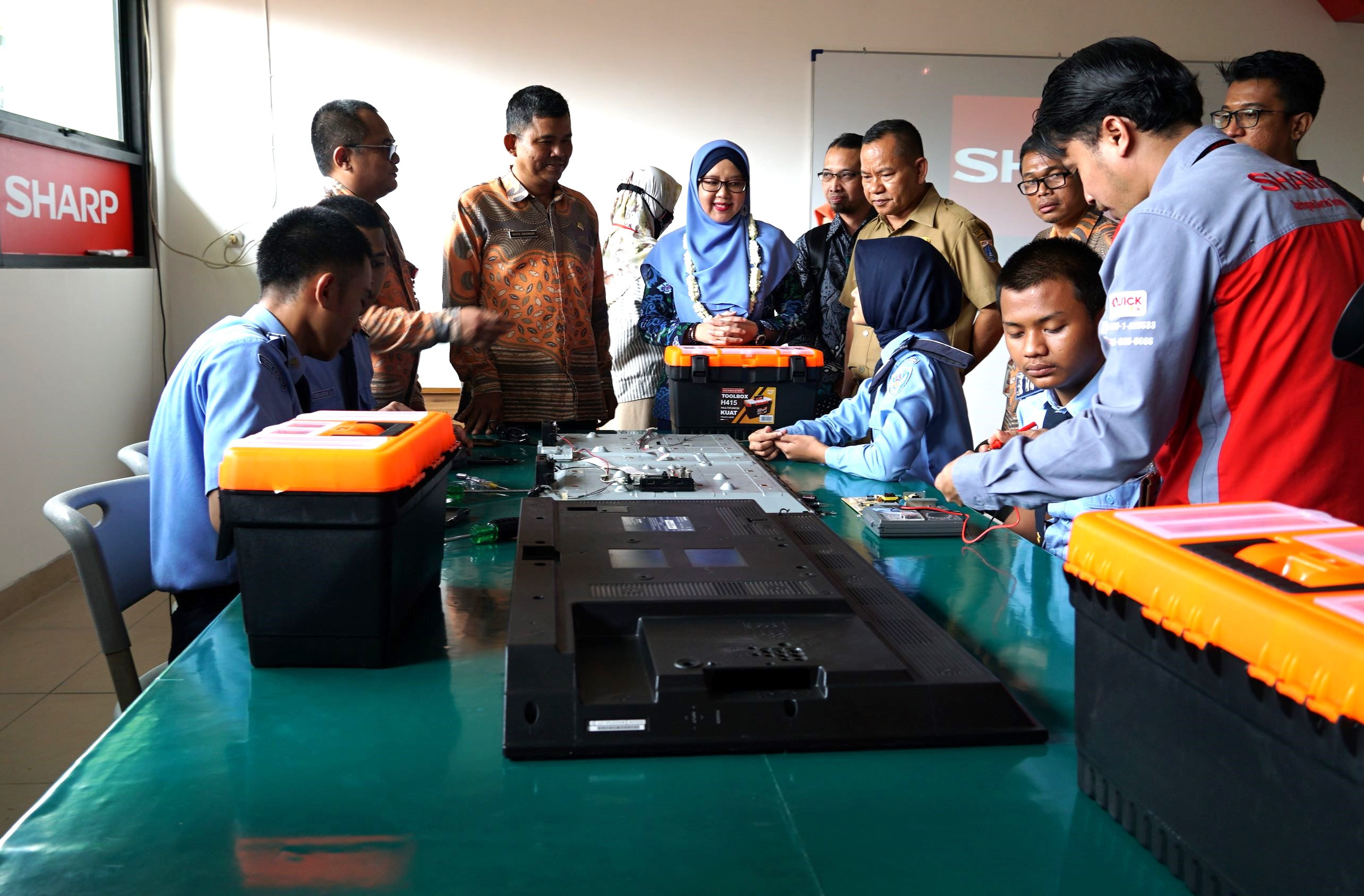 Sharp Indonesia dukung program revitalisasi SMK di Jakarta