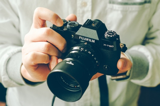 FUJIFILM luncurkan dua kamera Digital Mirrorless dan lensa terbaru