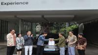 Dukung sepak bola Tanah Air, Hyundai serahkan Genesis Electrified G80 kepada Shin Tae Yong