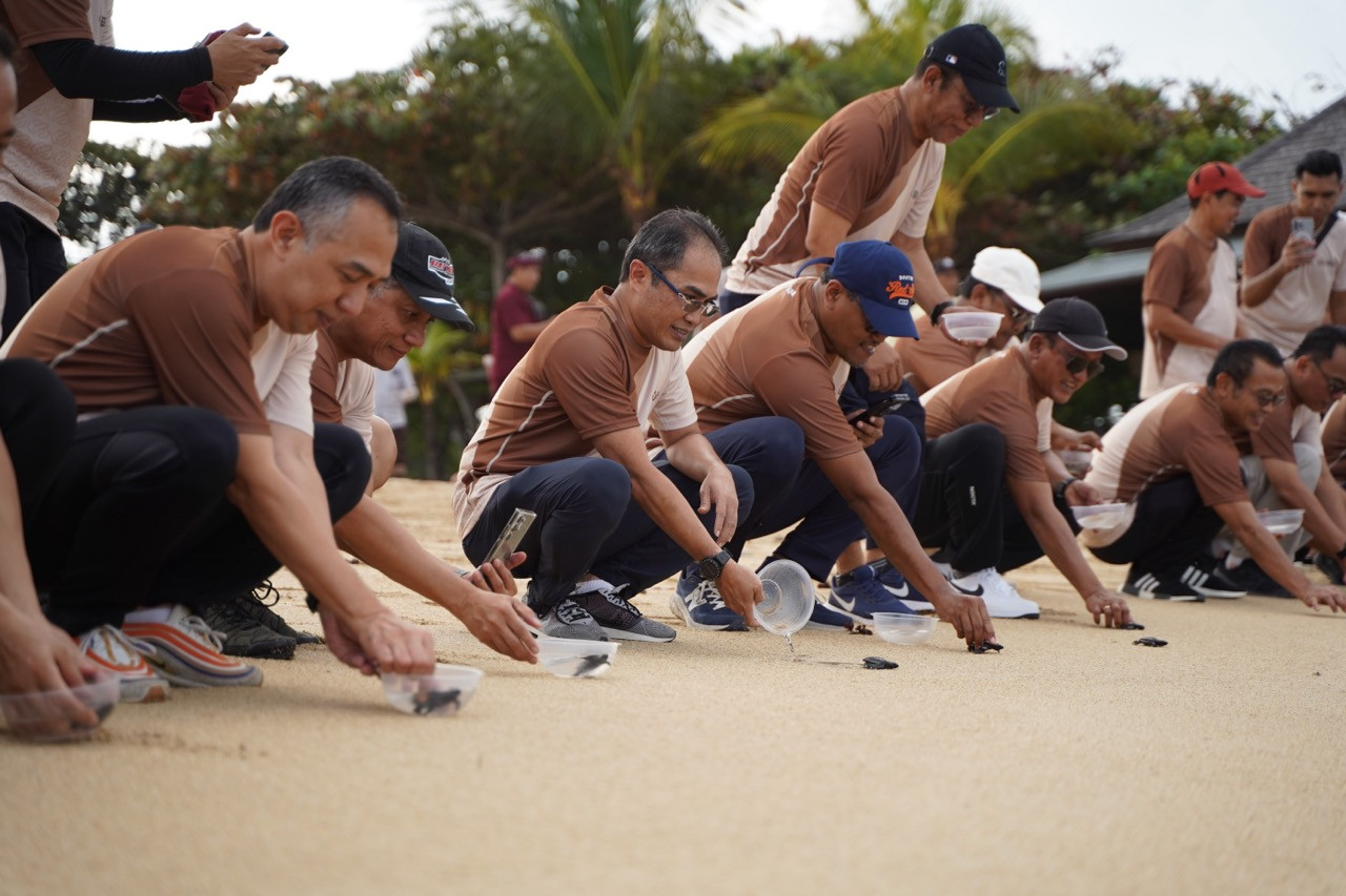 Program ESG Finnet, lepas Tukik di pantai Nusa Dua Bali