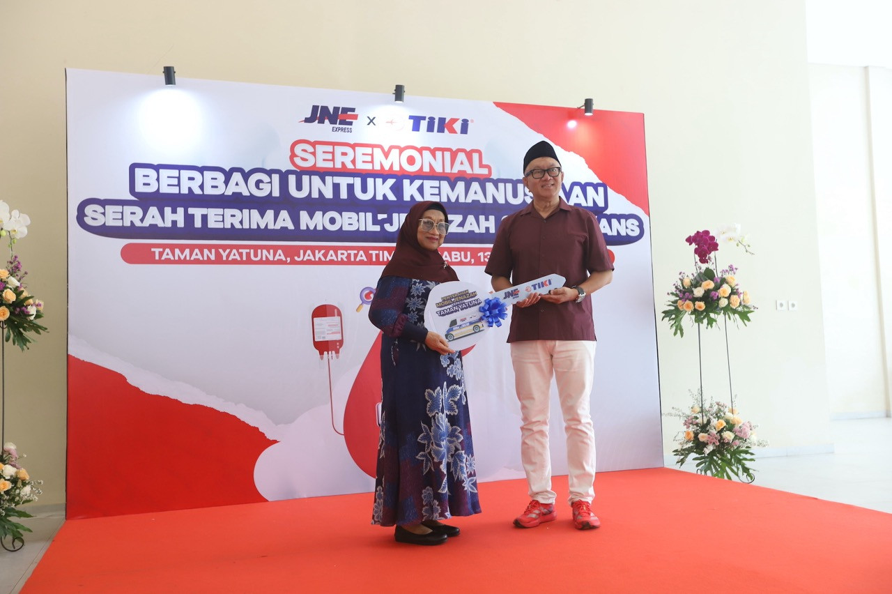 JNE dan TIKI beri bantuan Mobil Ambulans dan Jenazah