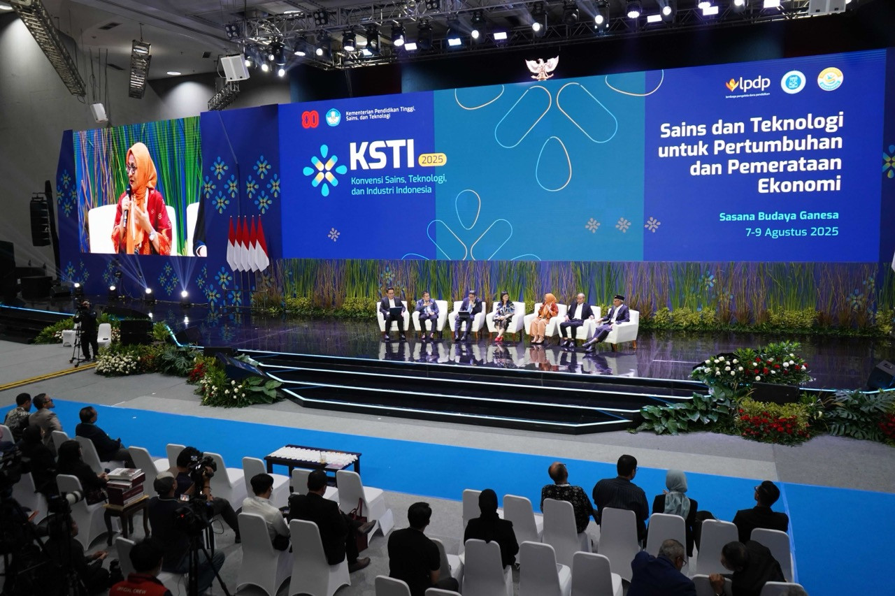 Telkomsel tampilkan 6 solusi AI di KSTI Indonesia 2025