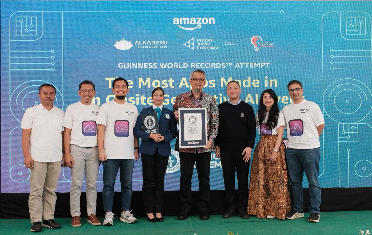 Amazon pecahkan rekor dunia bersama guru dan siswa di Jawa Barat
