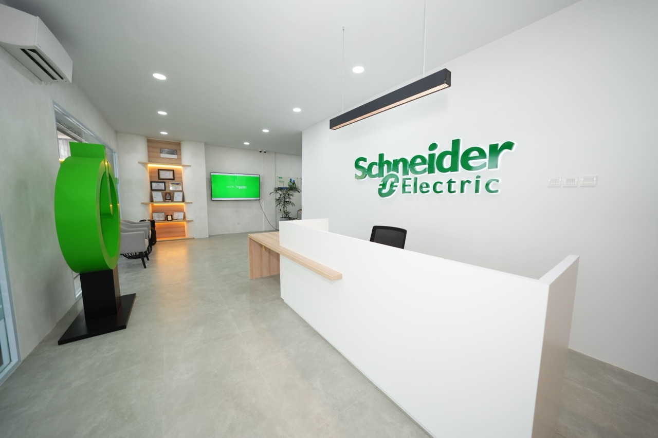 Schneider Electric hadirkan Service Hub Batam