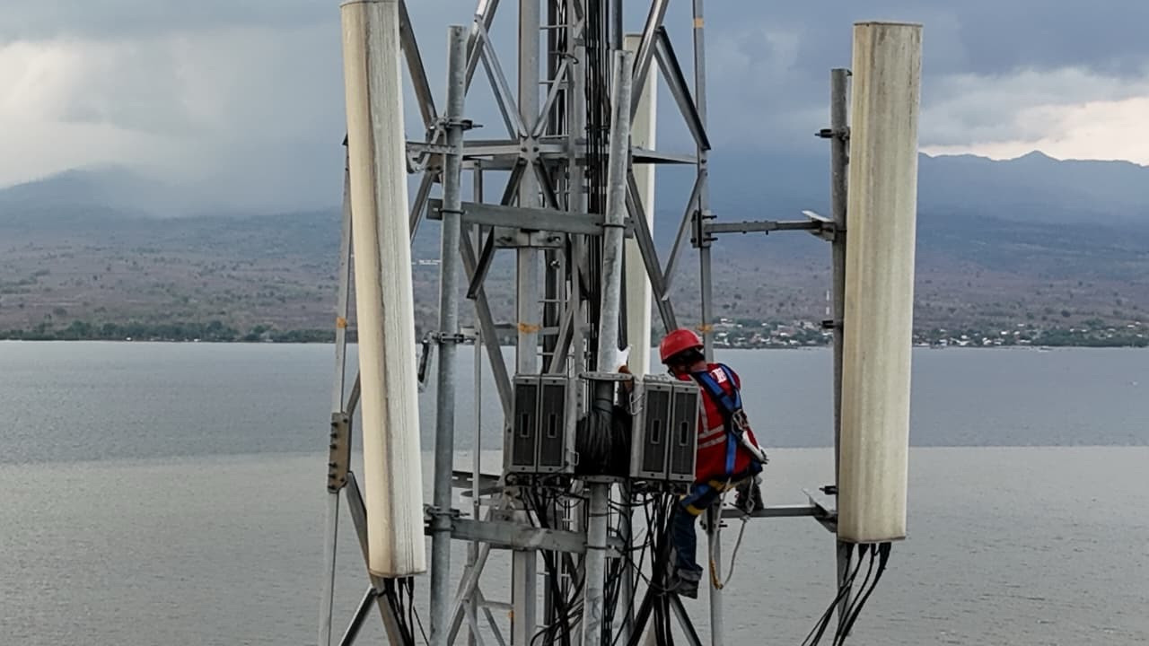 XLSMART pulihkan jaringan di kawasan bencana banjir dan longsor di Sumatera