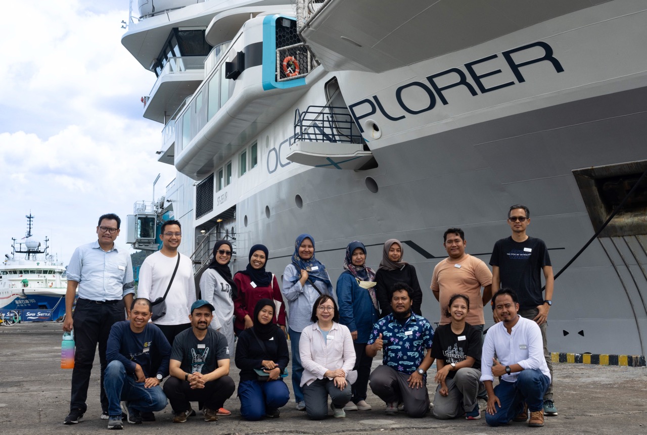 OceanX dan BRIN memulaimeneliti rangkaian gunung laut Sulawesi,