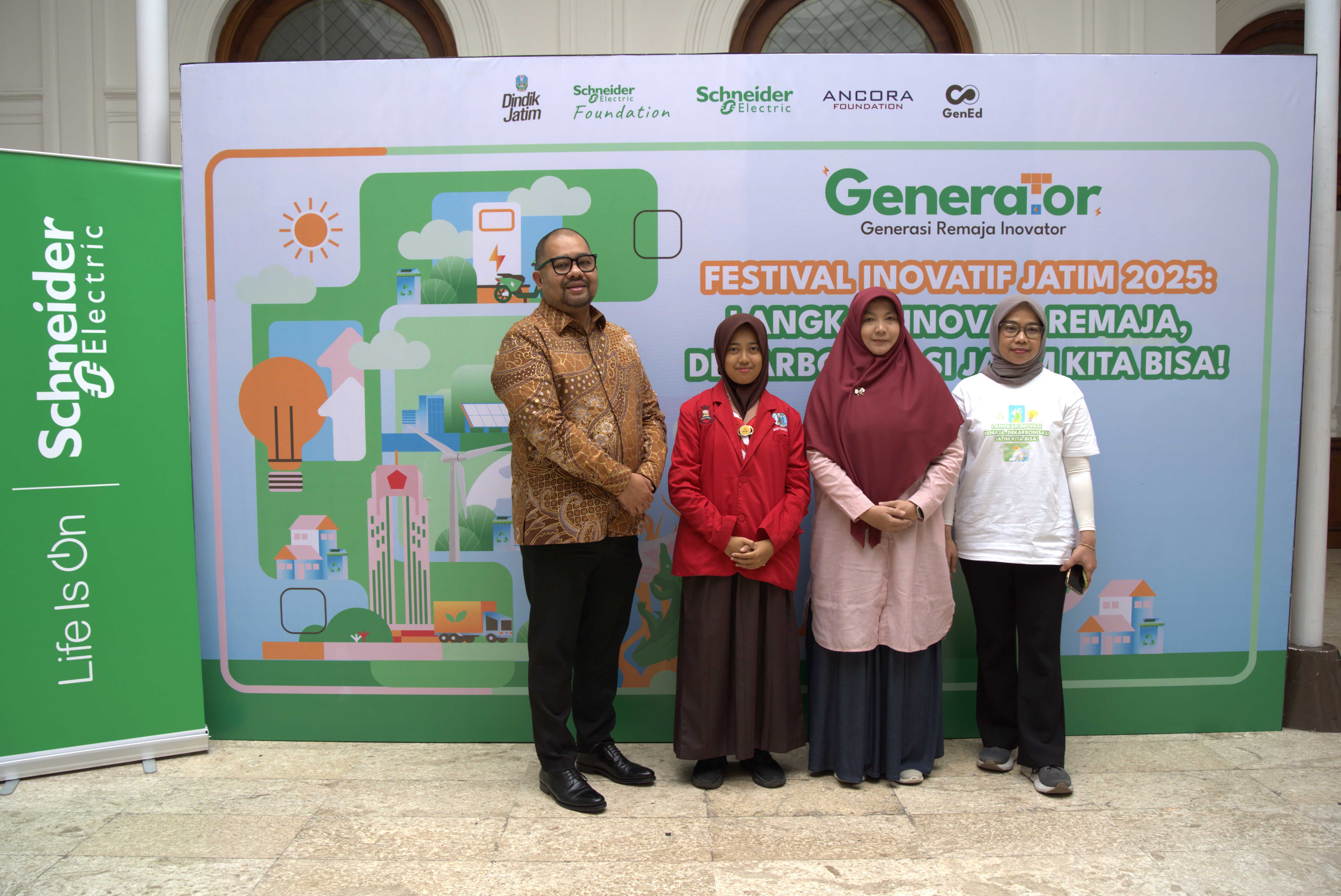 Schneider Electric tuntaskan program generator remaja inovator