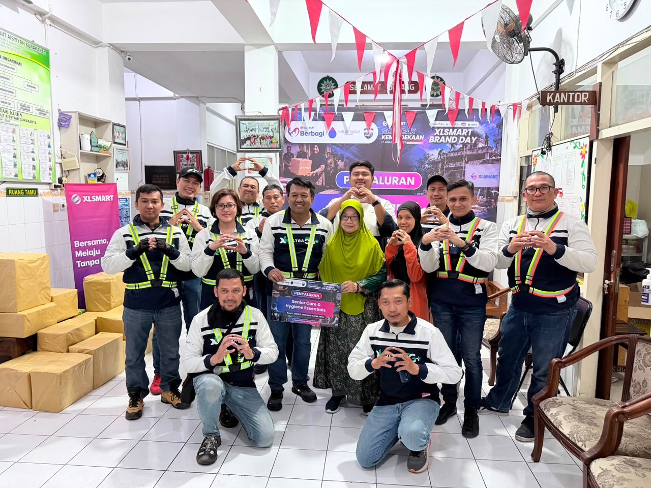 XLSMART tempuh 81 miles, bawa misi 5G dan berbagi