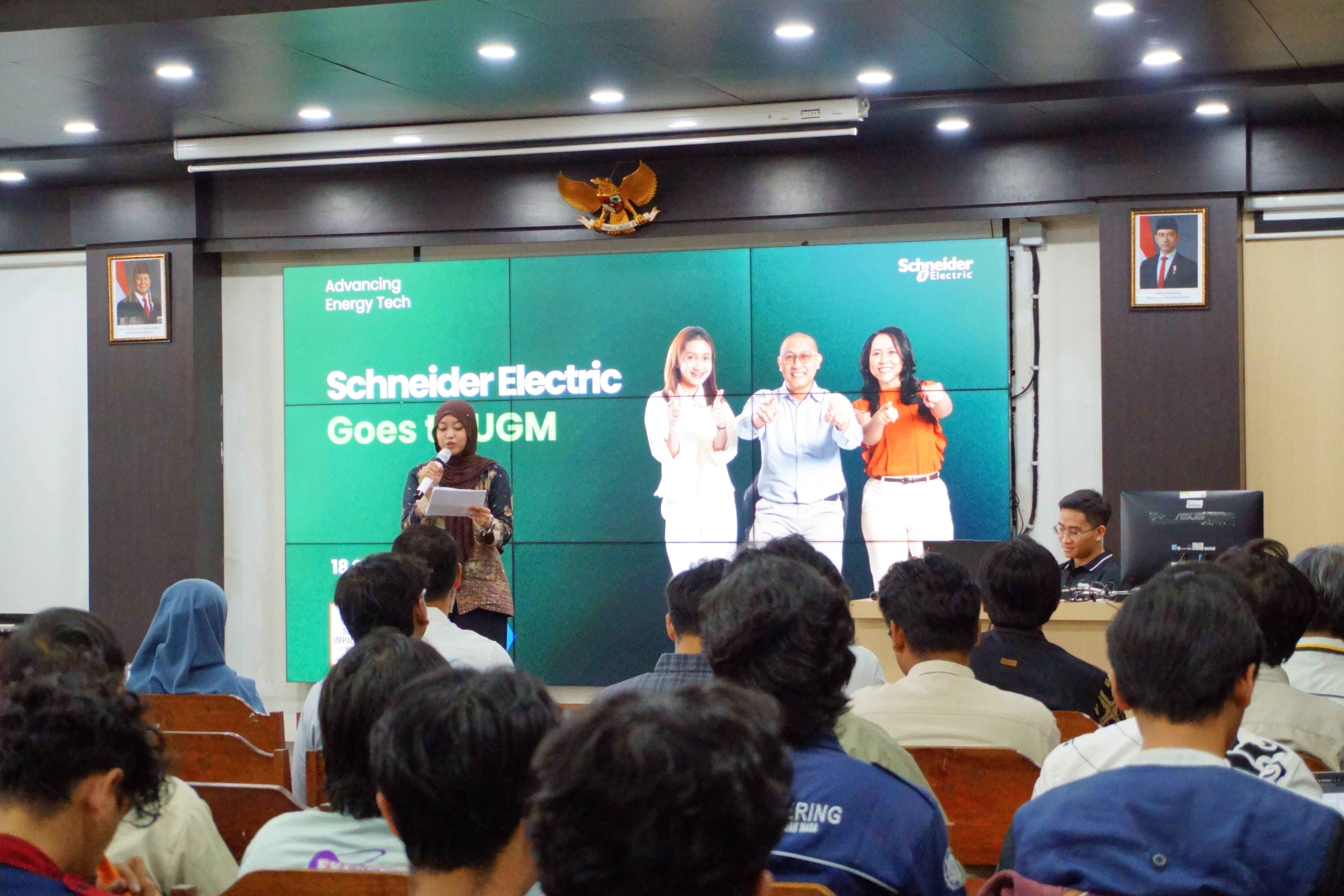 Schneider Electric integrasikan teknologi industri ke kurikulum UGM