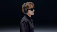 Headphone (1) Pro meluncur, Nothing gandeng V BTS