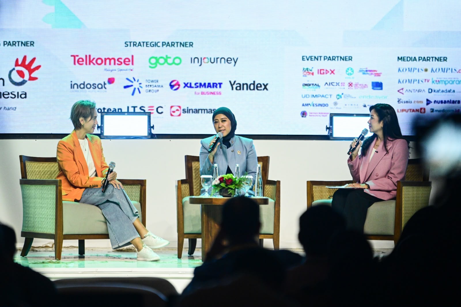 Meutya Hafid dan Josephine Teo sepakat, kepercayaan digital jadi fondasi inovasi