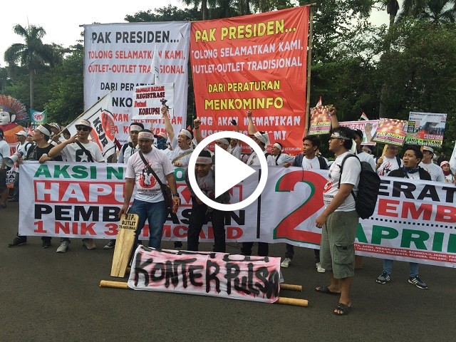 Aksi KNCI, dari turunkan Menkominfo sampai buang ribuan kartu perdana